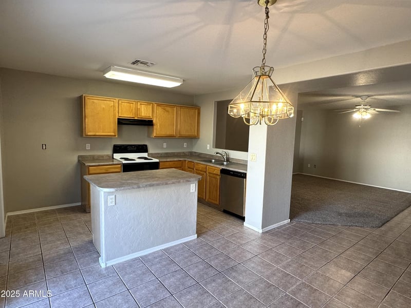 103 Noble St, Mesa, AZ 85208