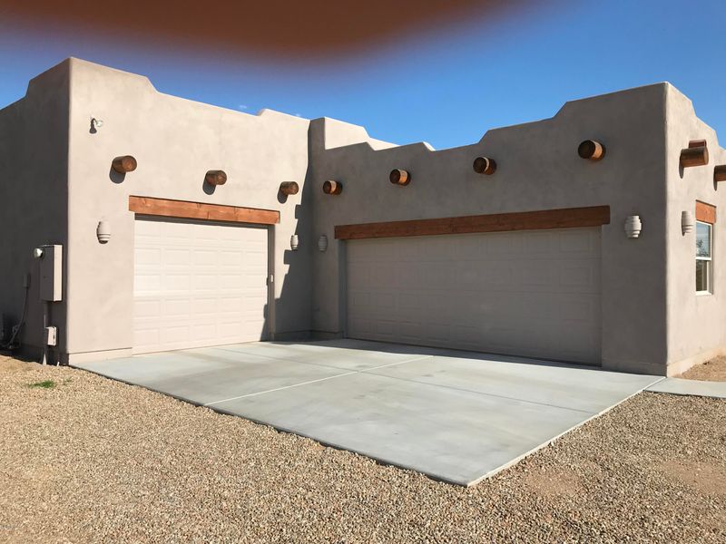 103 S Sixshooter Rd, Apache Junction, AZ 85119