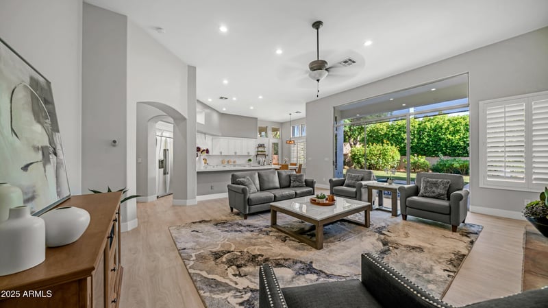 103 Vista Ave, Phoenix, AZ 85021