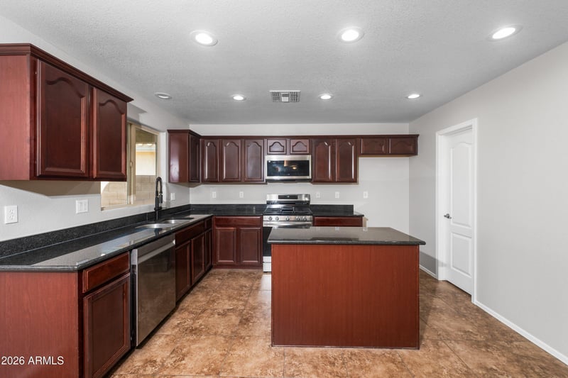 1030 Kelsi Ave, San Tan Valley, AZ 85140