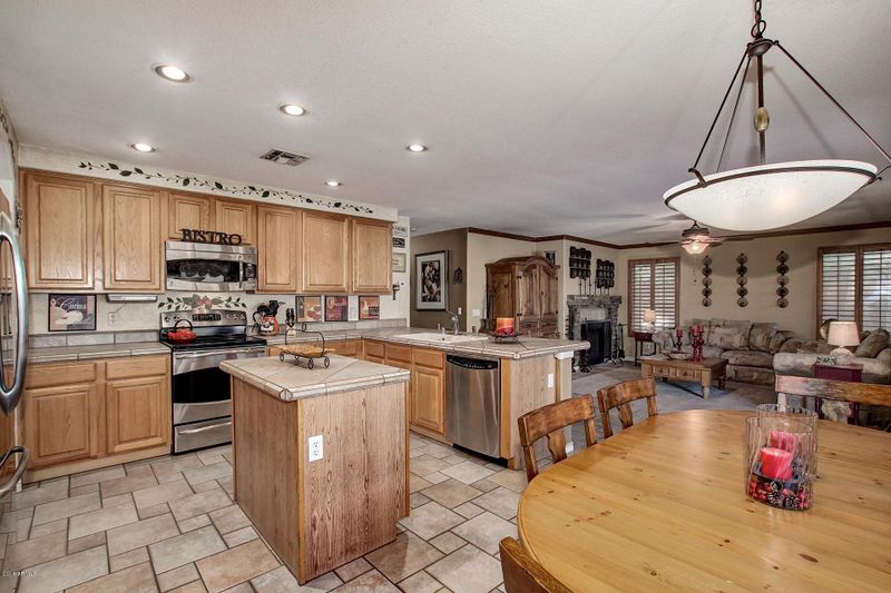 1030 E Windsor Dr, Gilbert, AZ 85296