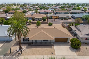 10301 Charter Oak Dr, Sun City, AZ 85351