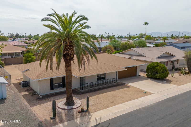 10301 Charter Oak Dr, Sun City, AZ 85351