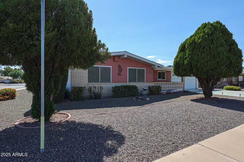10301 Salem Dr, Sun City, AZ 85351