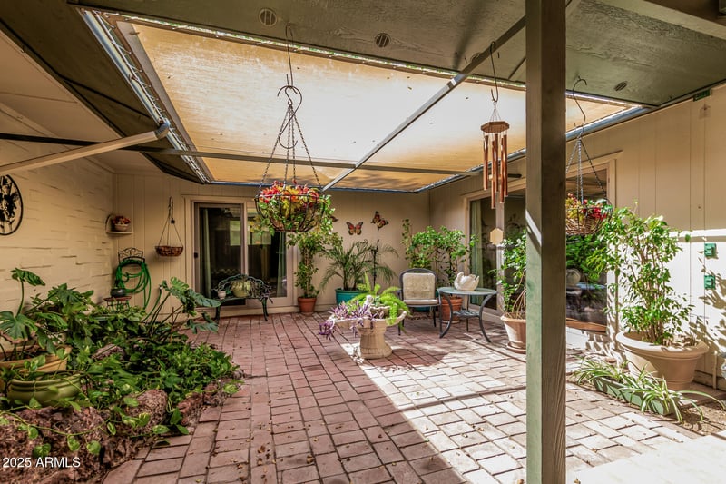10302 Cheryl Dr, Sun City, AZ 85351