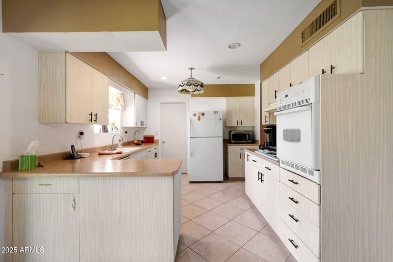 10303 Deanne Dr, Sun City, AZ 85351