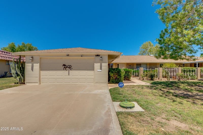 10304 Kingswood Cir, Sun City, AZ 85351