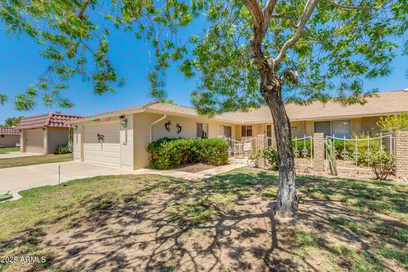 10304 Kingswood Cir, Sun City, AZ 85351