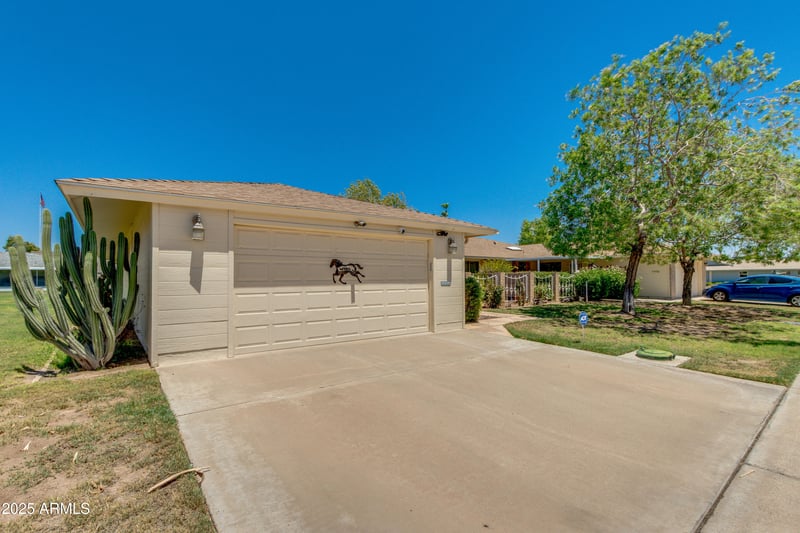 10304 Kingswood Cir, Sun City, AZ 85351