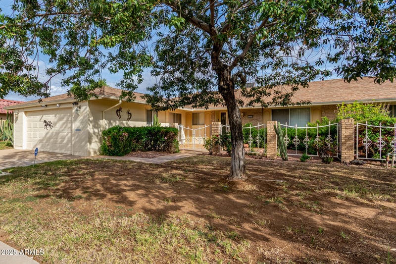 10304 Kingswood Cir, Sun City, AZ 85351