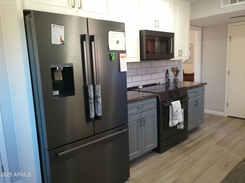 10306 Hutton Dr, Sun City, AZ 85351