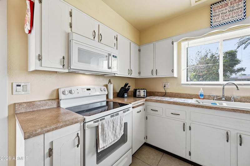 10306 W Audrey Dr, Sun City, AZ 85351