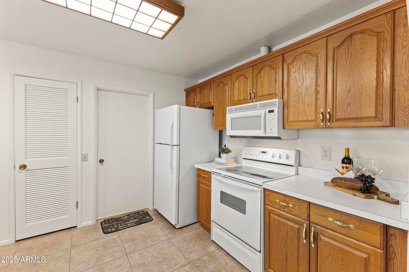 10307 W Sutters Gold Ln, Sun City, AZ 85351