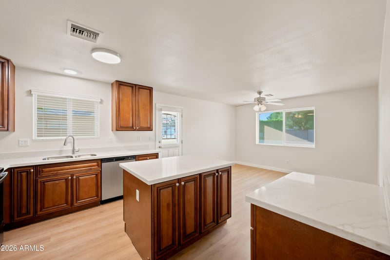 1031 E 2nd Ave, Mesa, AZ 85204
