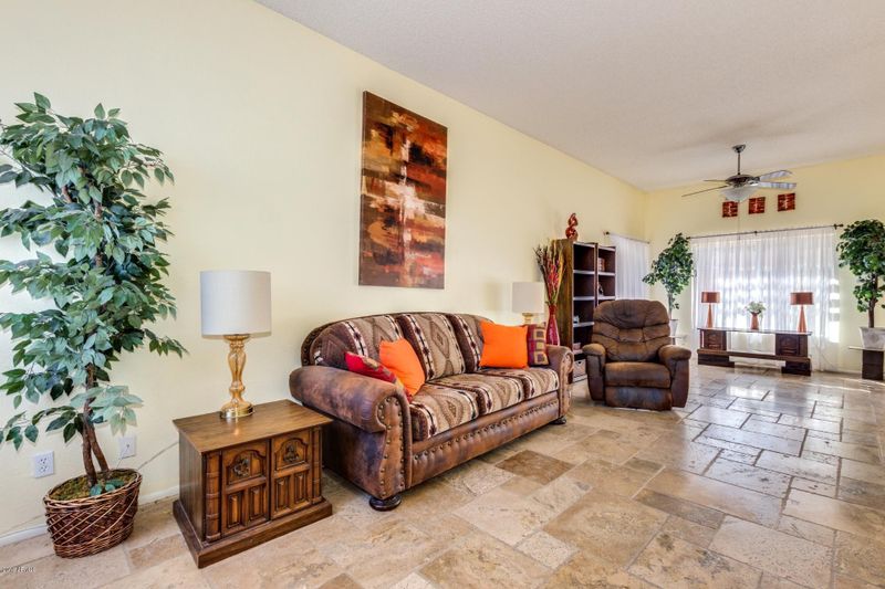 1031 E Michelle Dr, Phoenix, AZ 85022