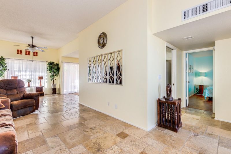 1031 E Michelle Dr, Phoenix, AZ 85022