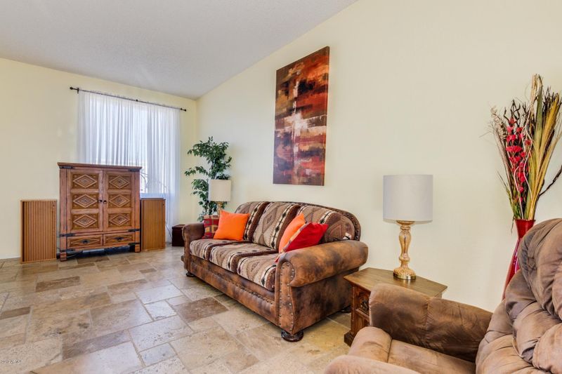 1031 E Michelle Dr, Phoenix, AZ 85022