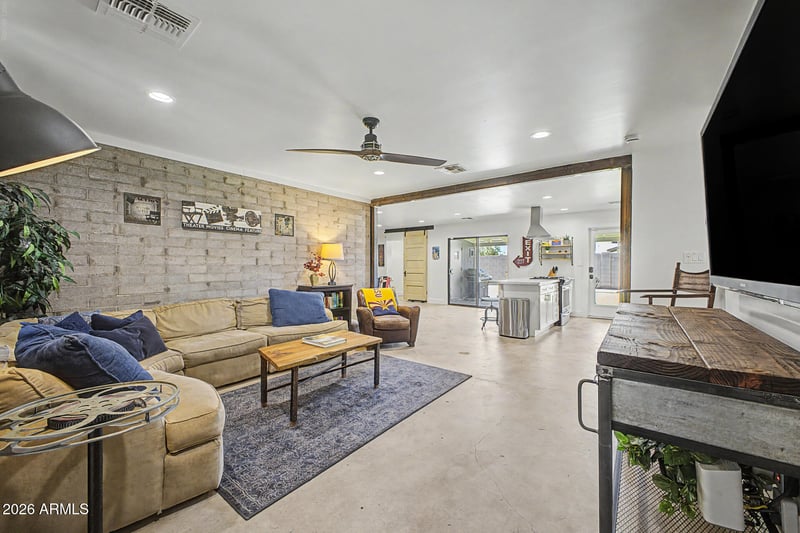 1031 12th Pl, Tempe, AZ 85281