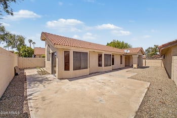 1031 Sunward Dr, Gilbert, AZ 85233
