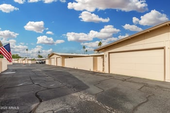 10311 Ocotillo Dr, Sun City, AZ 85373