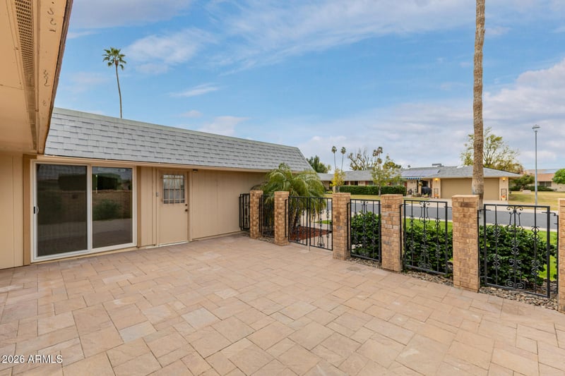 10311 Kingswood Cir, Sun City, AZ 85351