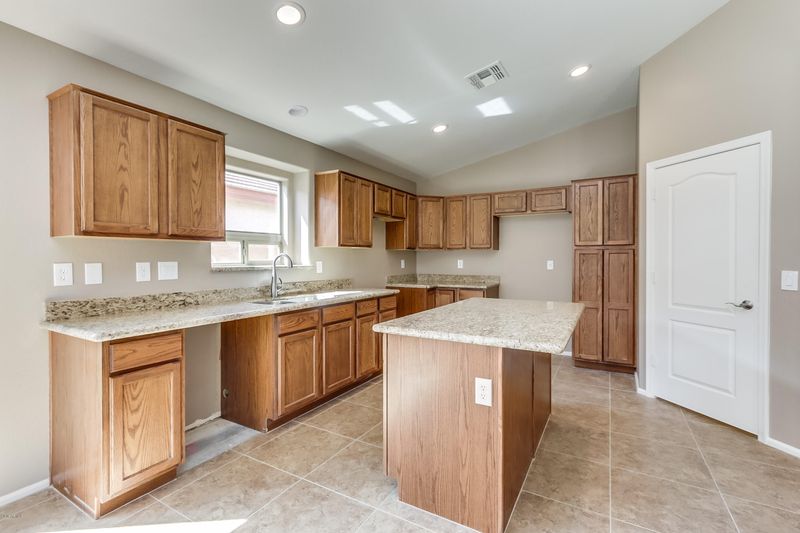 10311 W Odeum Ln, Tolleson, AZ 85353