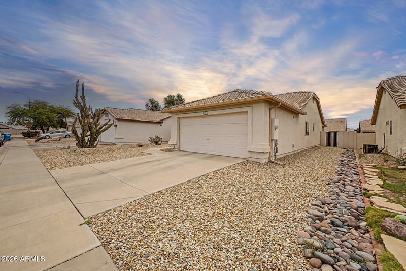 10311 W Orange Dr, Glendale, AZ 85307