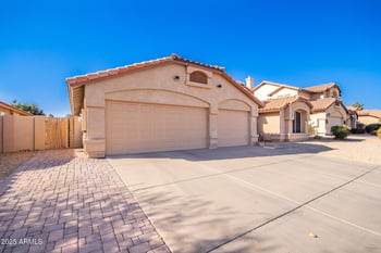 10312 58th Ln, Glendale, AZ 85302