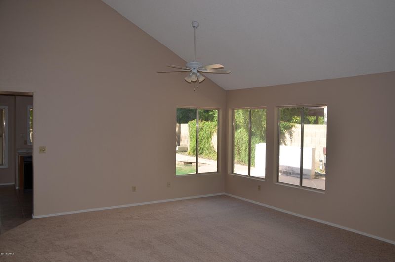 10312 N 61st Ave, Glendale, AZ 85302