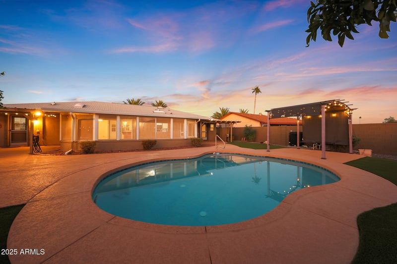 10313 Desert Rock Dr, Sun City, AZ 85351