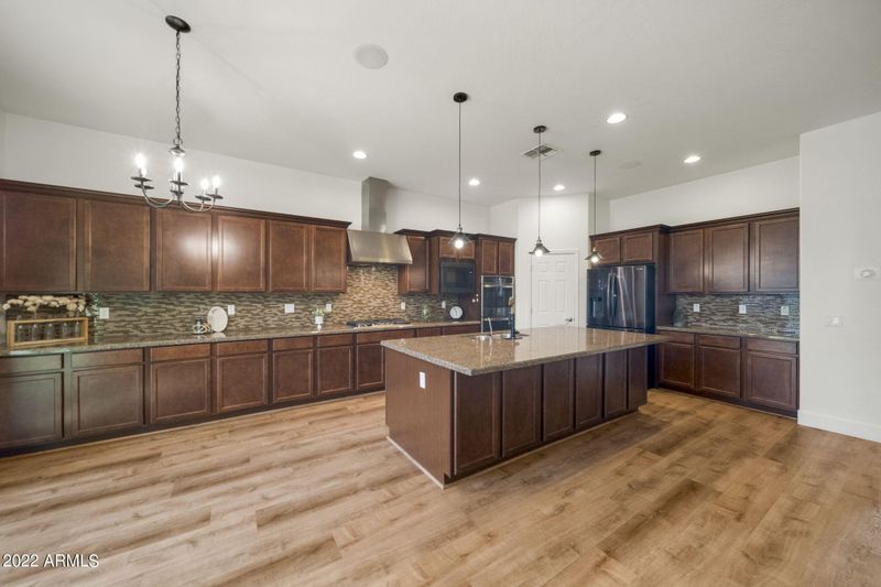 10315 E Kinetic Dr, Mesa, AZ 85212
