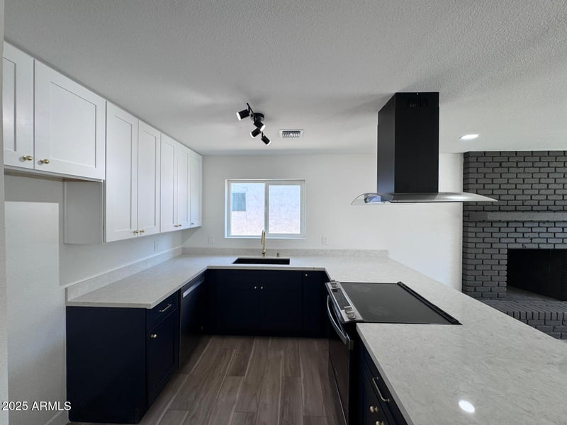 10315 Hazelwood Ave, Phoenix, AZ 85037
