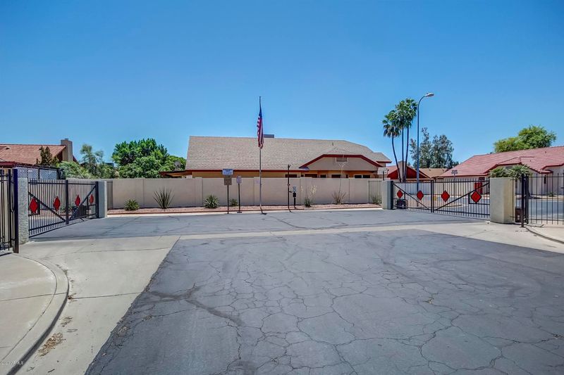 10315 N 65th Ln, Glendale, AZ 85302