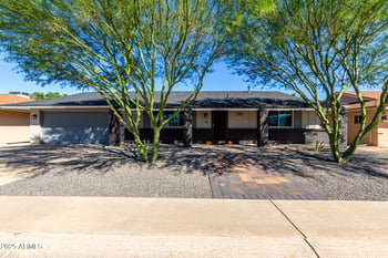 10316 Salem Dr, Sun City, AZ 85351