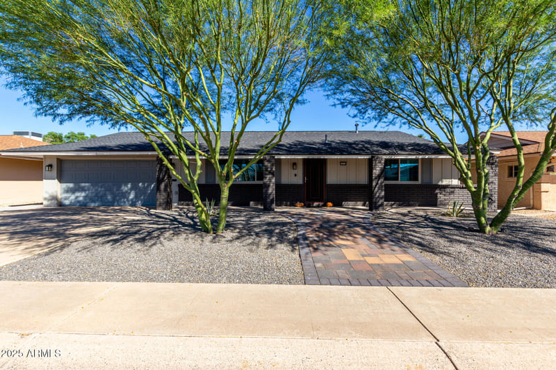 10316 Salem Dr, Sun City, AZ 85351