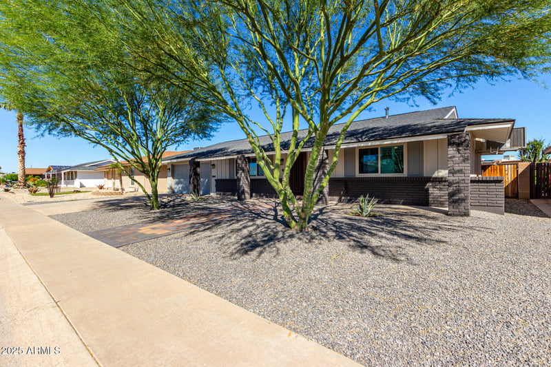 10316 Salem Dr, Sun City, AZ 85351