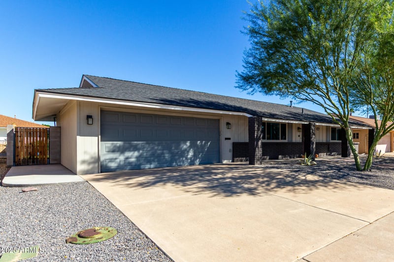 10316 Salem Dr, Sun City, AZ 85351