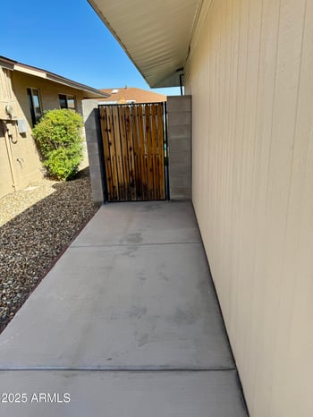 10316 Salem Dr, Sun City, AZ 85351