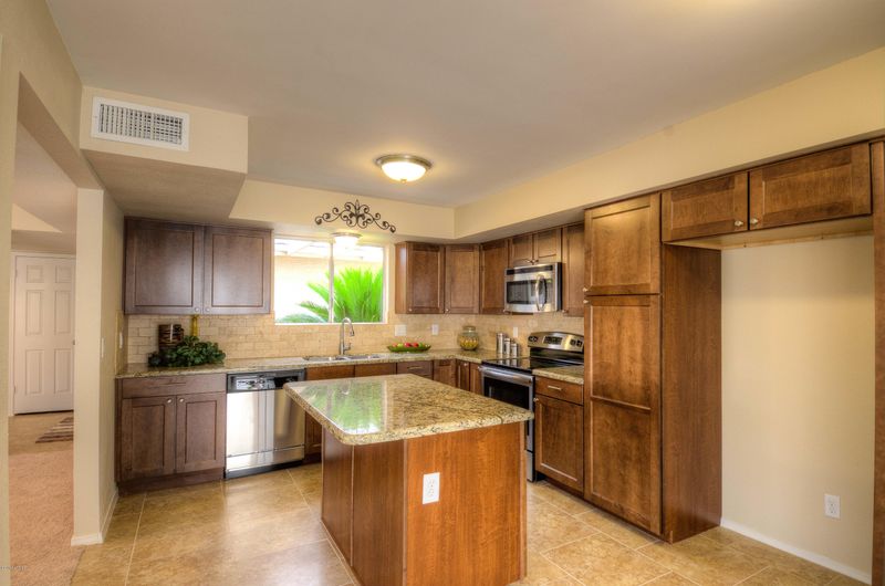 10317 E Silvertree Ct, Chandler, AZ 85248
