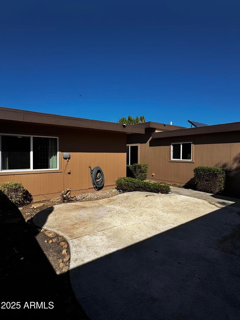 10318 Manzanita Dr, Sun City, AZ 85373