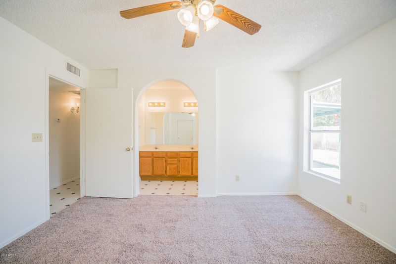 10319 N 61st Ave, Glendale, AZ 85302