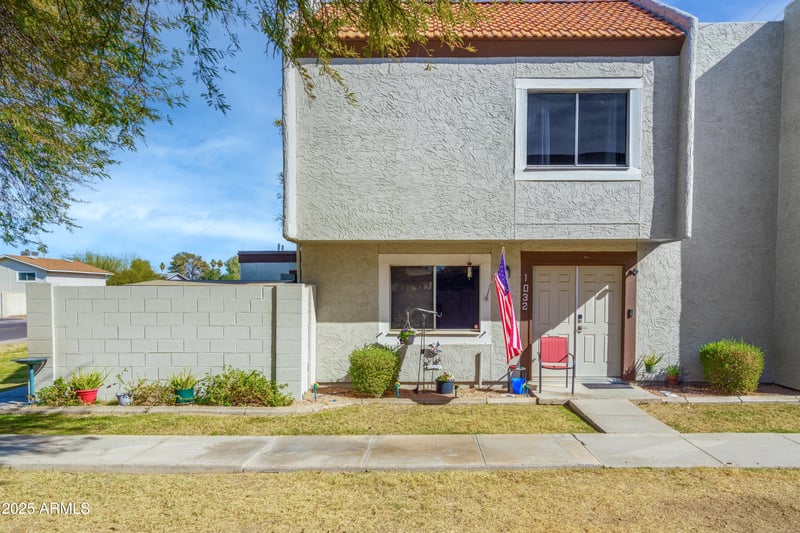 1032 Redfield Rd, Tempe, AZ 85283