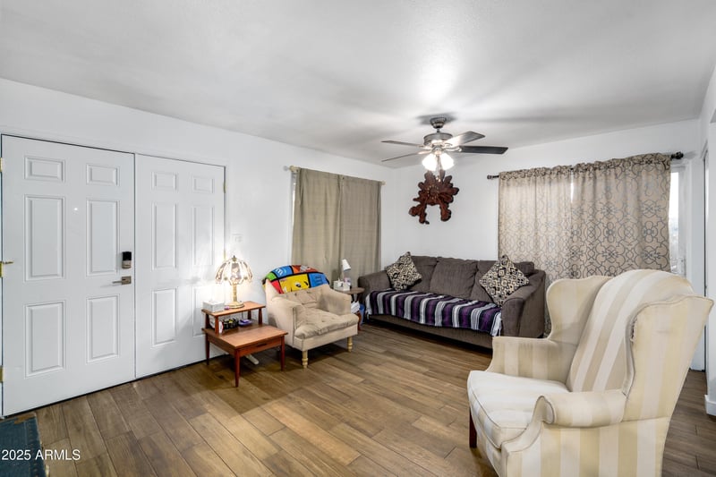 1032 Redfield Rd, Tempe, AZ 85283