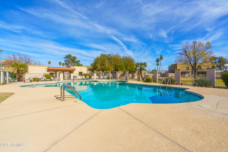1032 Redfield Rd, Tempe, AZ 85283
