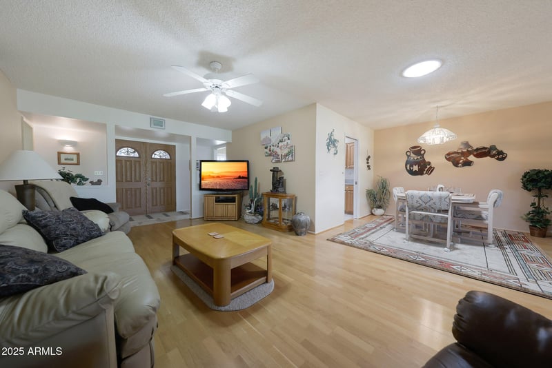 10322 Cameo Dr, Sun City, AZ 85351