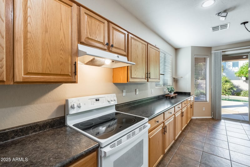 10322 Roanoke Ave, Avondale, AZ 85392