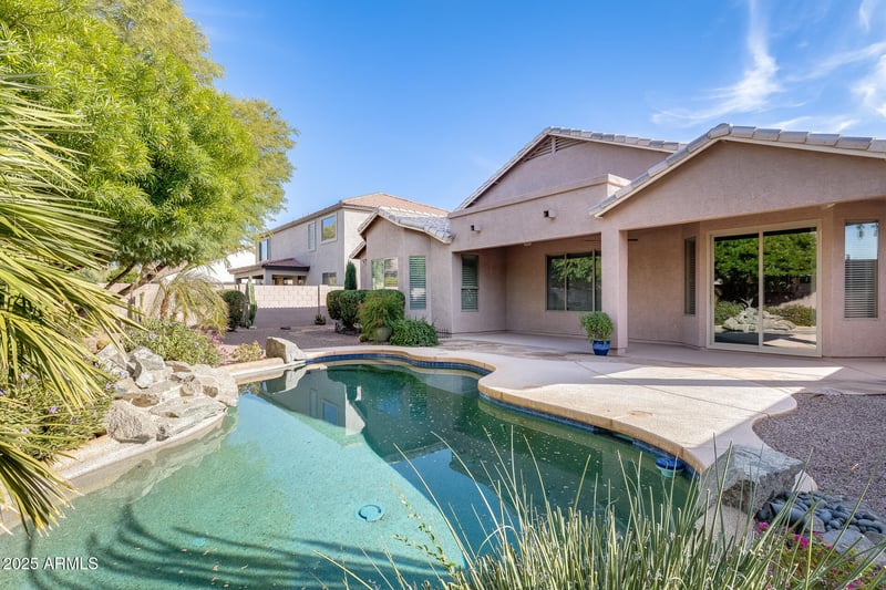 10322 Roanoke Ave, Avondale, AZ 85392