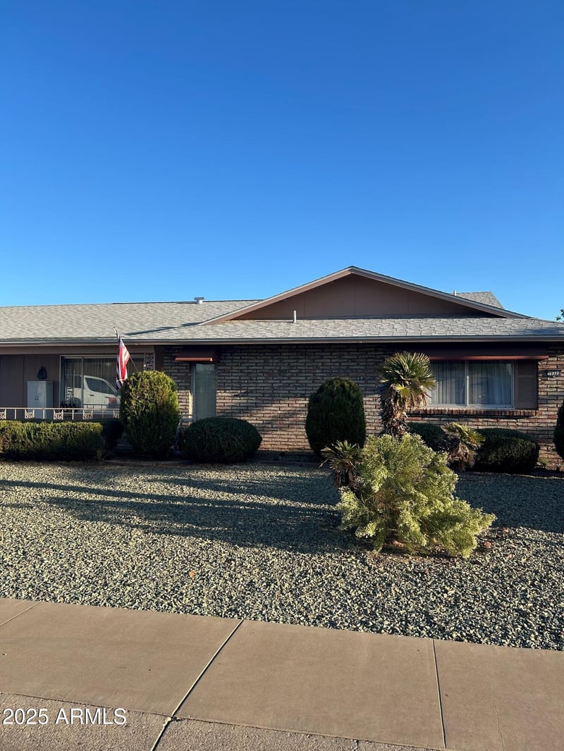 10322 Signal Butte Cir, Sun City, AZ 85373