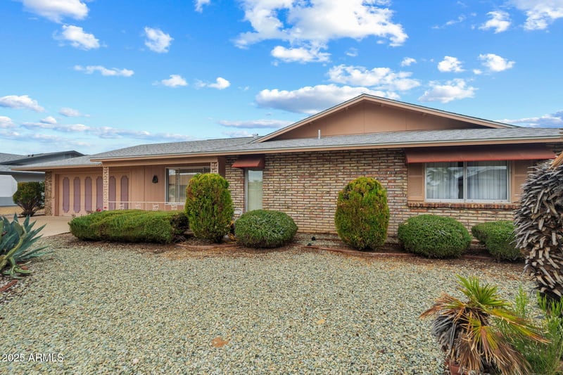 10322 Signal Butte Cir, Sun City, AZ 85373