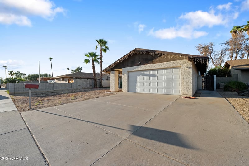 10324 Minnezona Ave, Phoenix, AZ 85027